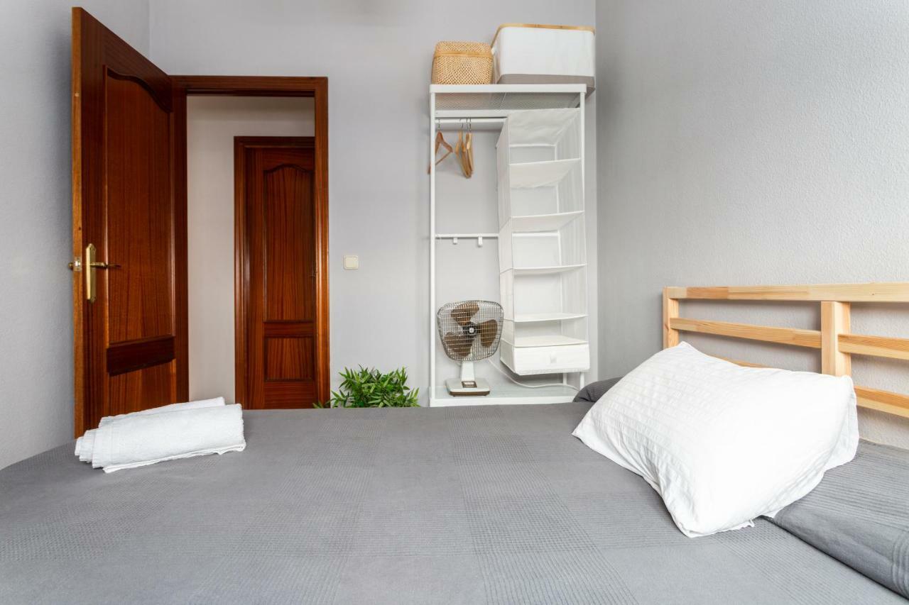 Serva La Bari Shared Apartment Seville Exterior photo